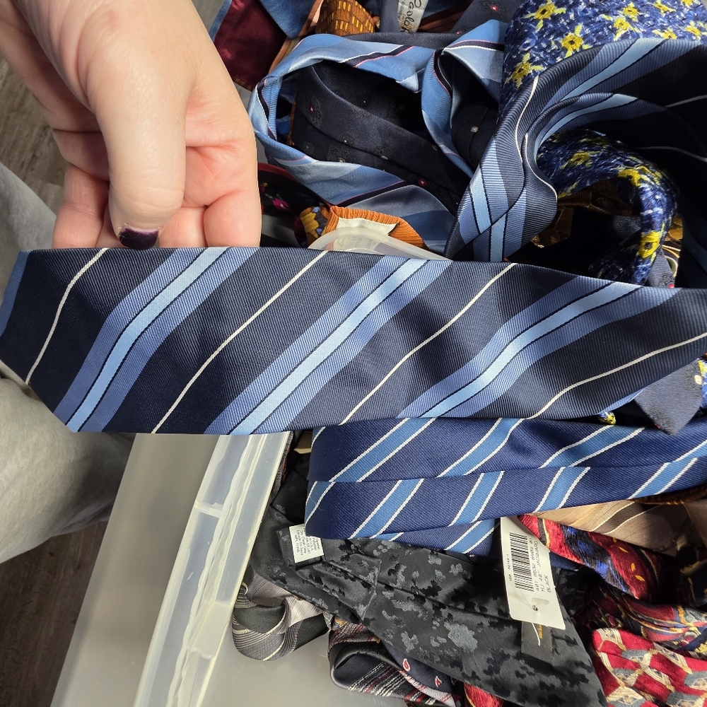 Box Of 49 Ties!! Lots With Tags Still On! - Picture 5 of 16